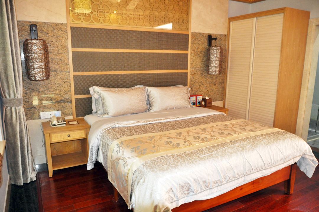 广东乳源南水温泉度假村,世界过山瑶风情园