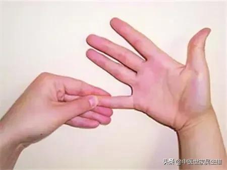 桡神经损伤引起三个半手指麻木,桡尺神经损伤手麻怎么治疗