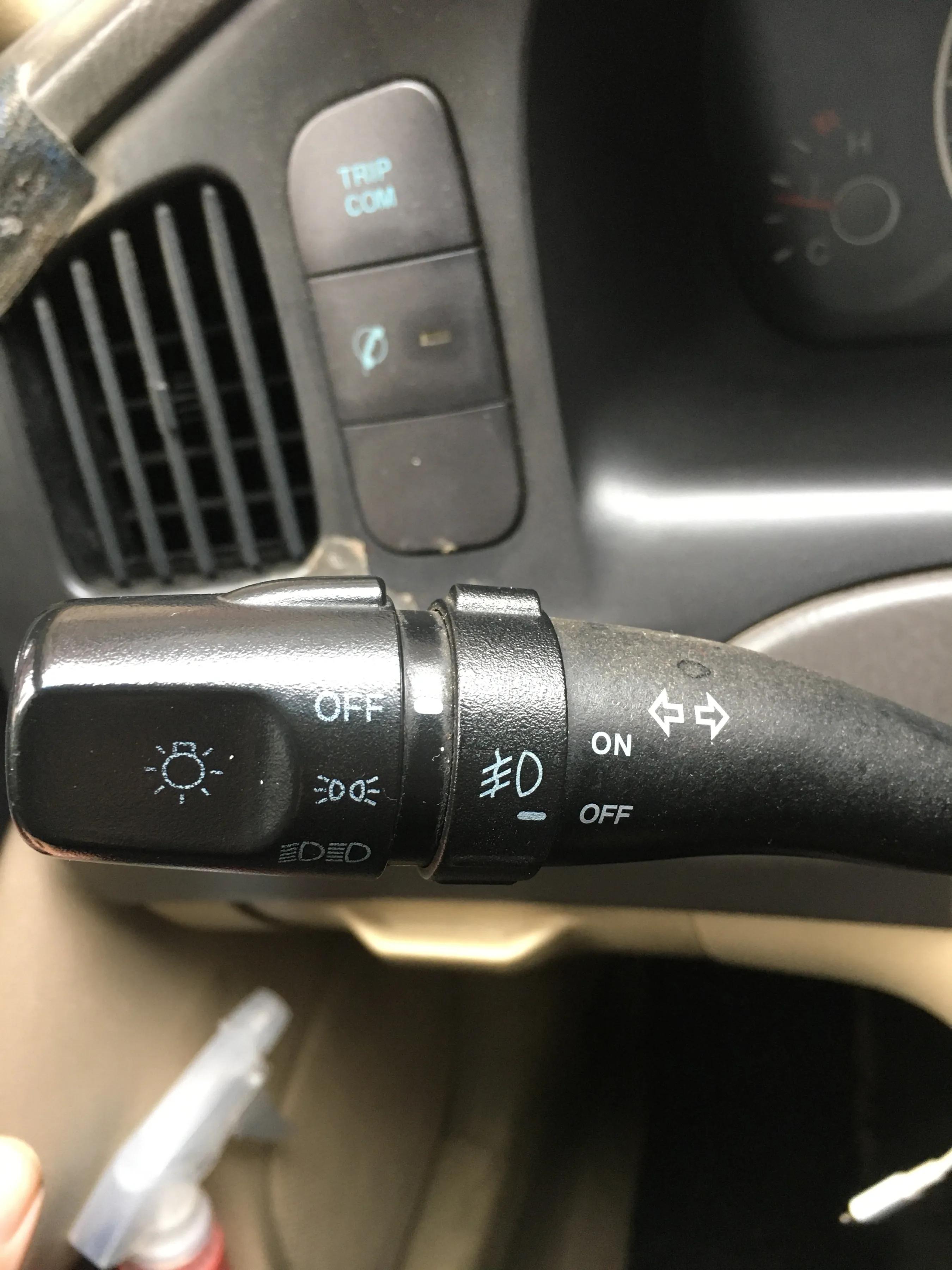 汽车灯光怎么调左右,汽车灯光怎么打开