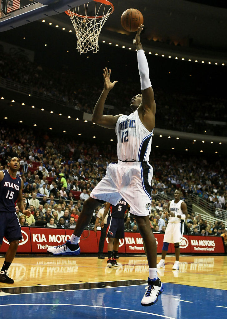 德怀特霍华德奥兰多,阿迪达斯霍华德历代篮球鞋图片