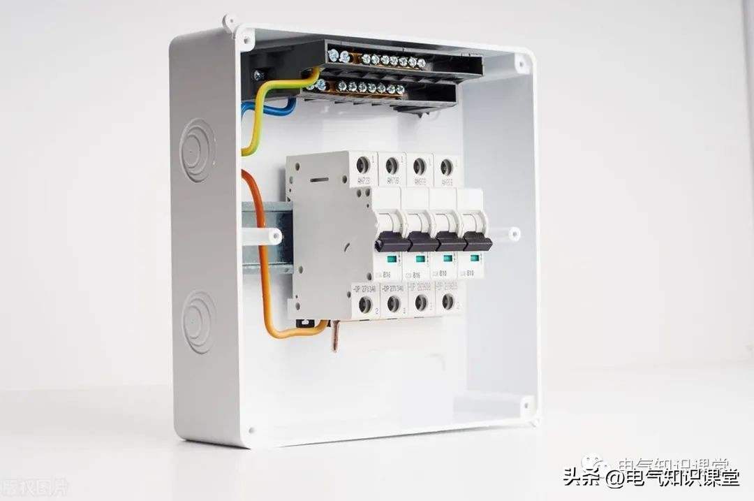 配电柜用的电流怎么算出功率,计算电流为什么要除以功率因数