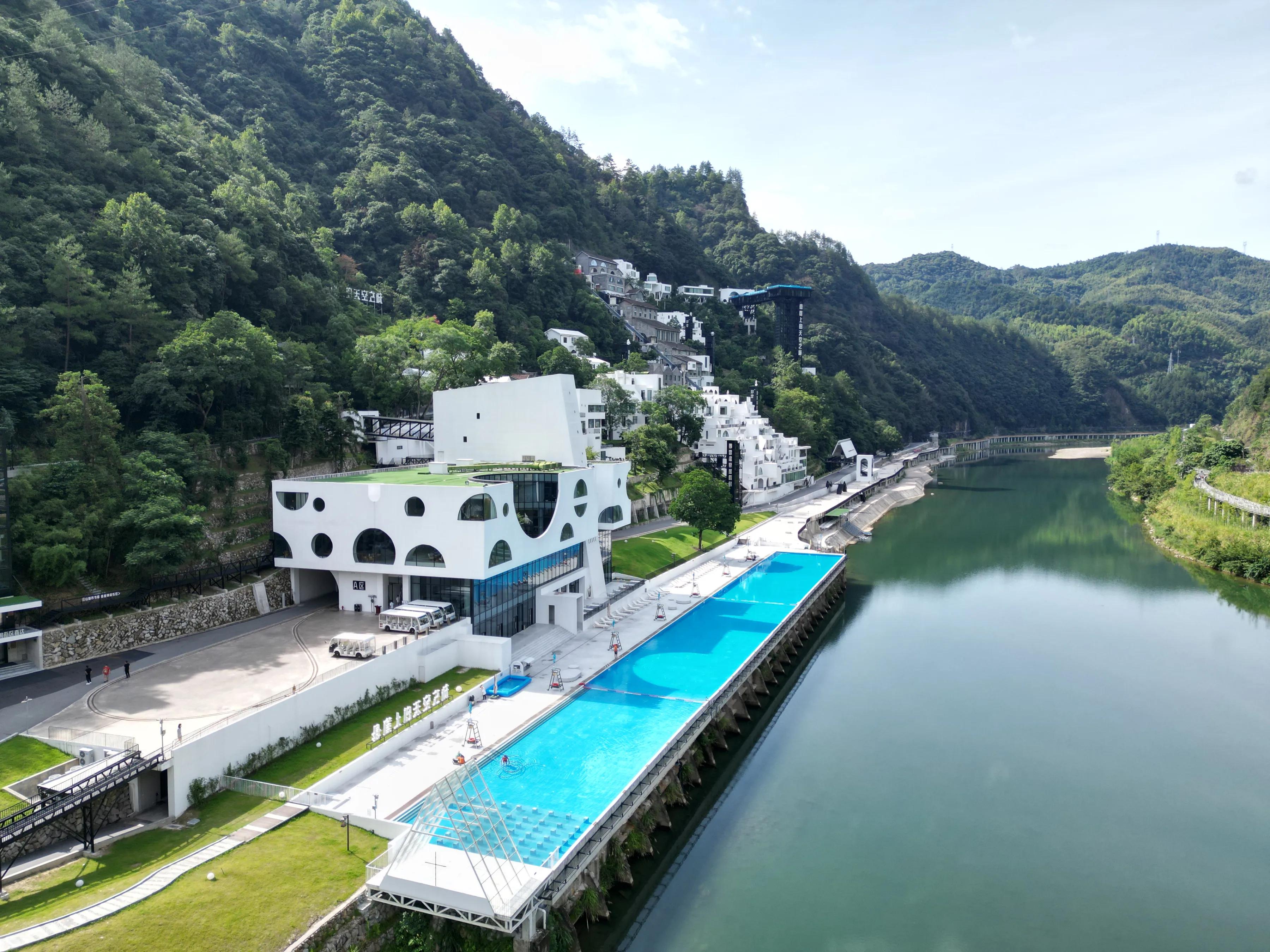 真实的希腊圣托里尼岛,圣托里尼天空之城