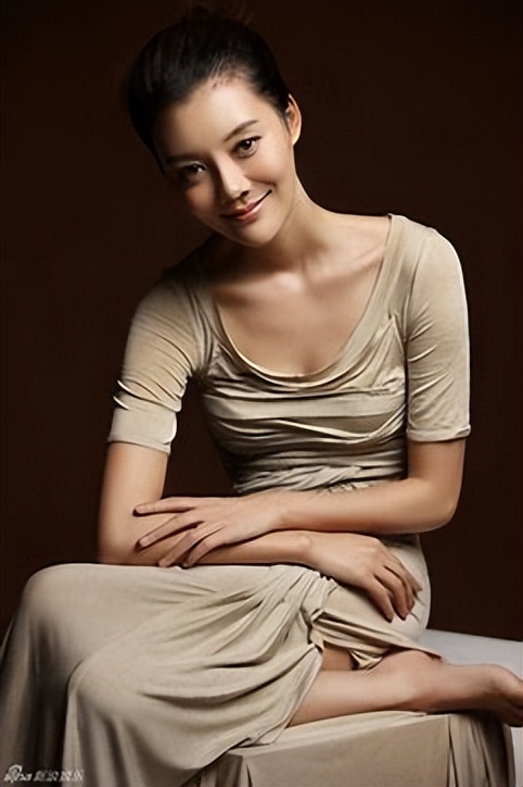 34岁车晓现状,车晓与富商结婚时的车队