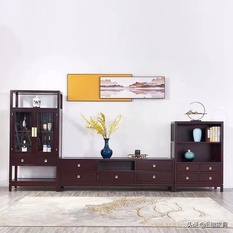 新中式电视柜两边放什么最好,新中式电视柜款式效果图