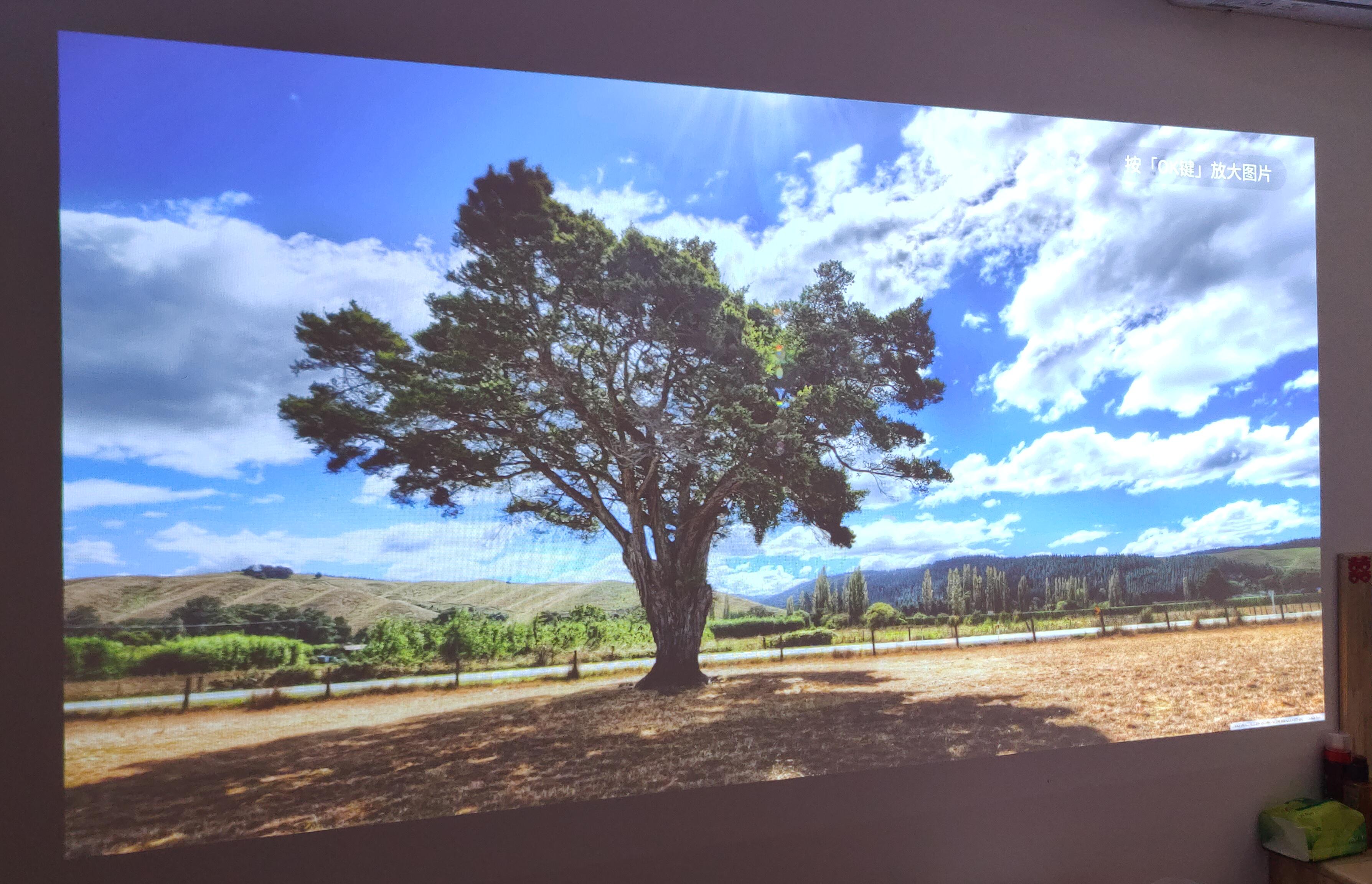 投影机显示不清晰怎么办,菲斯特s1画卷光学屏为什么那么贵