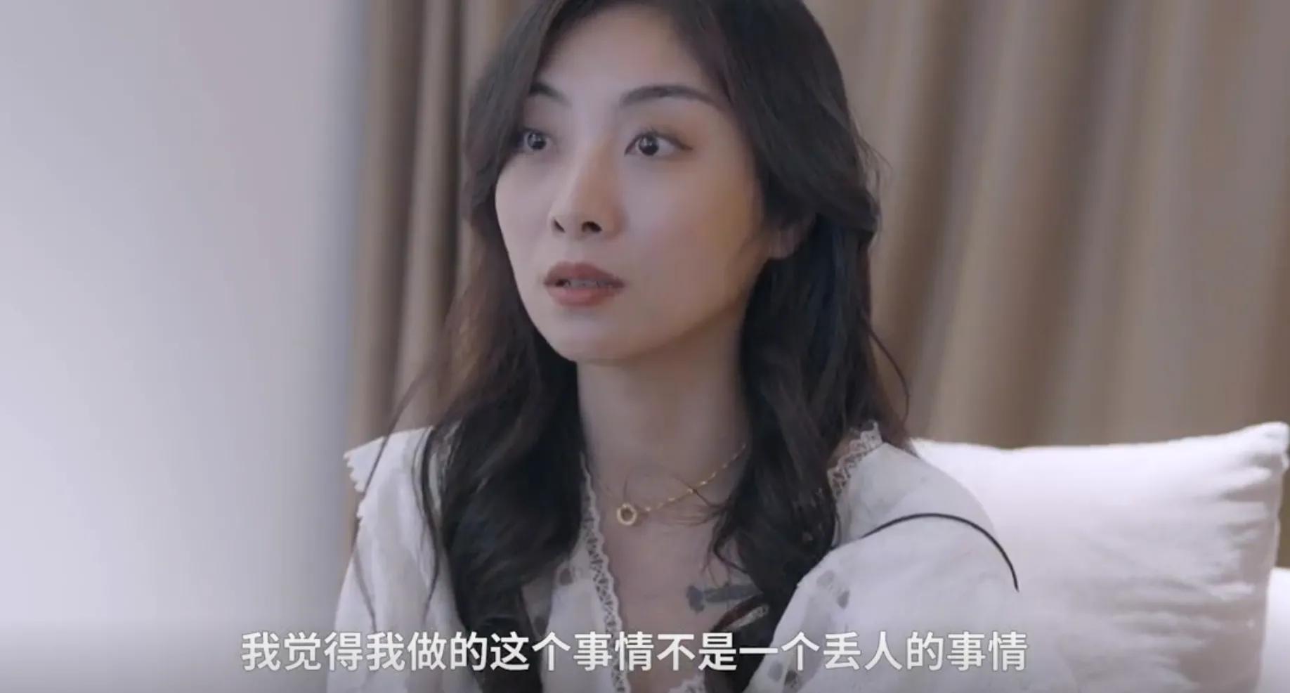 女模特10万元养三胞胎,30岁女模特生下三胞胎