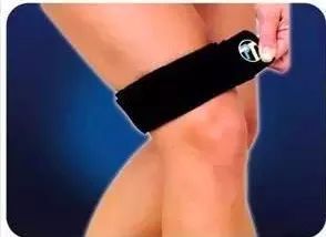 膝盖外侧疼痛，有救了！这几种方法拯救你的髂胫束