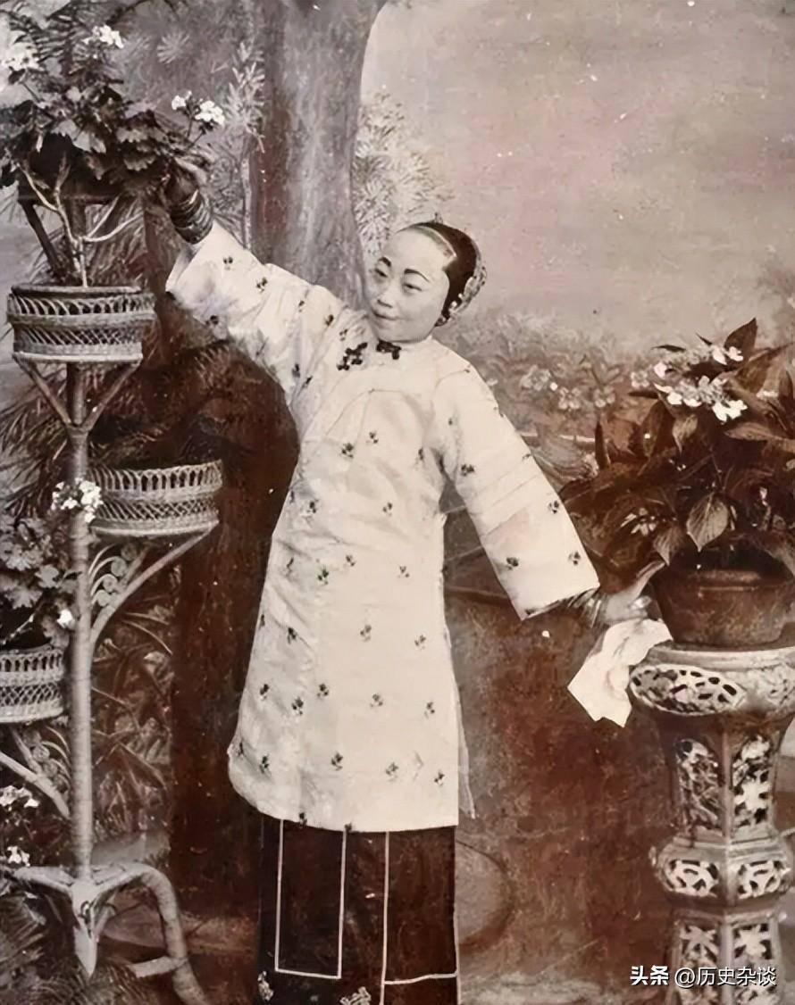 21张真实又罕见的老照片，阴毛假发工作者，我怀疑他用错地方了3