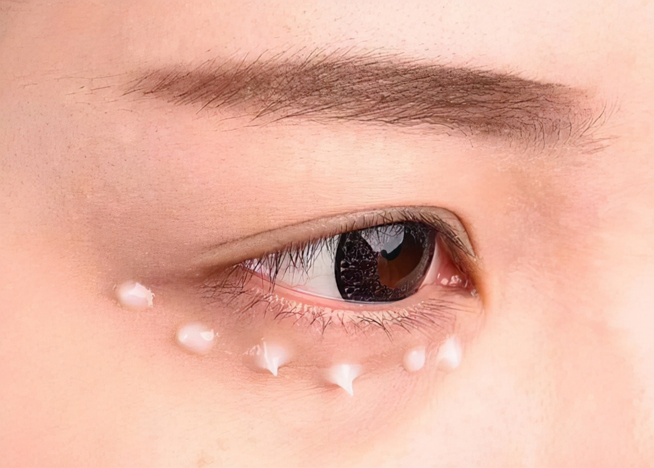 红霉素软膏可以去除眼部细纹吗,红霉素软膏涂到眼里有什么副作用