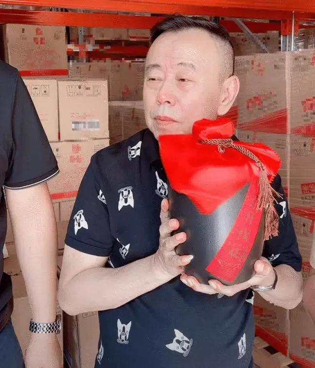 潘长江直播卖酒是真酒吗,潘长江卖酒事件实锤了吗