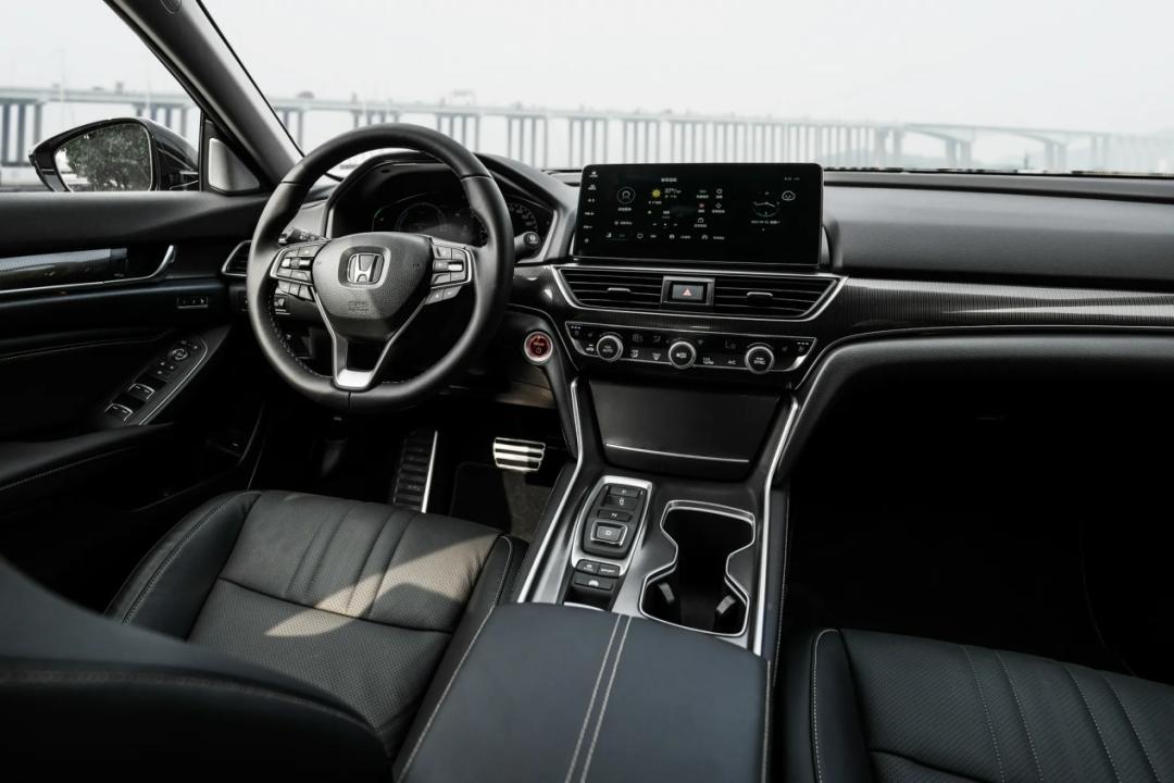 12年k5对比凯美瑞,k5和凯美瑞是一个级别的吗