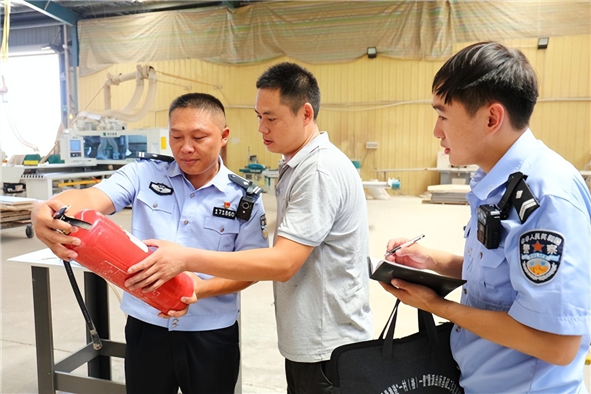 夏季行动|扶沟县扶亭街道派出所“警”常守护当“夏”平安