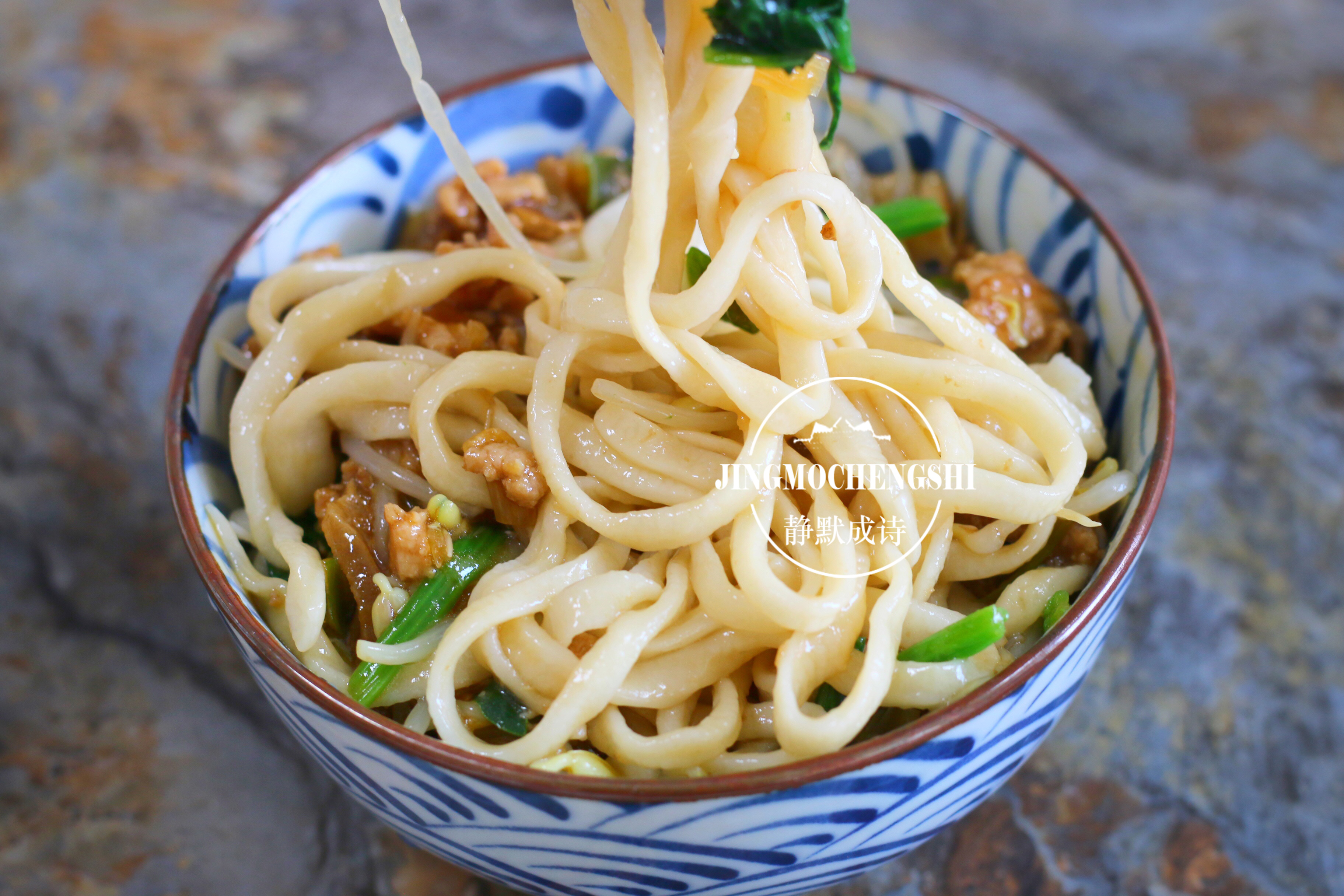 如何掌握面与水比例,做手擀面的方法和技巧