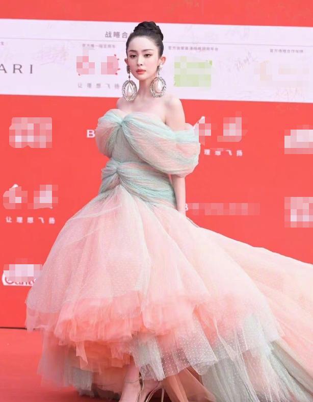 胡先煦张子枫赵小棠演的电影,北影节开幕式红毯陈都灵