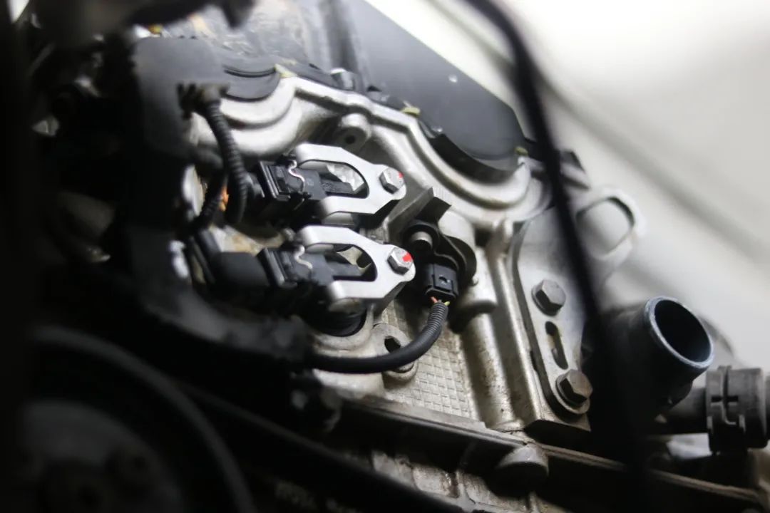 破烂不堪的废旧车变成新车的视频,宝马e90325i