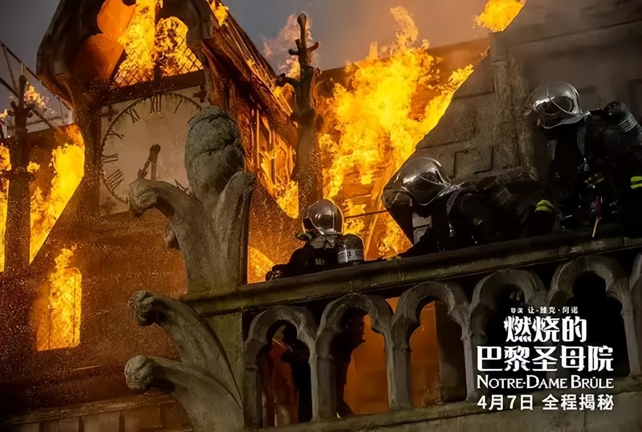 全体起立！4月的电影院，简直炸瞎我的狗眼