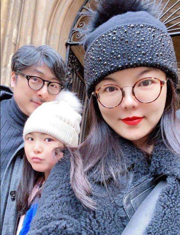 王诗龄李湘出席晚宴,王诗龄李湘王岳伦头等舱