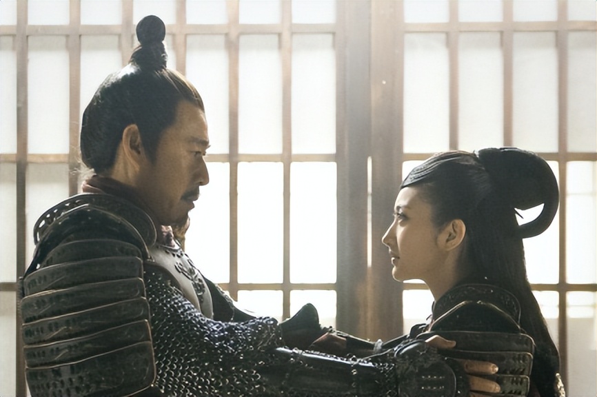 强捧不红景甜：坐拥3.5亿豪宅被张继科拒婚，资源逆天金主成谜