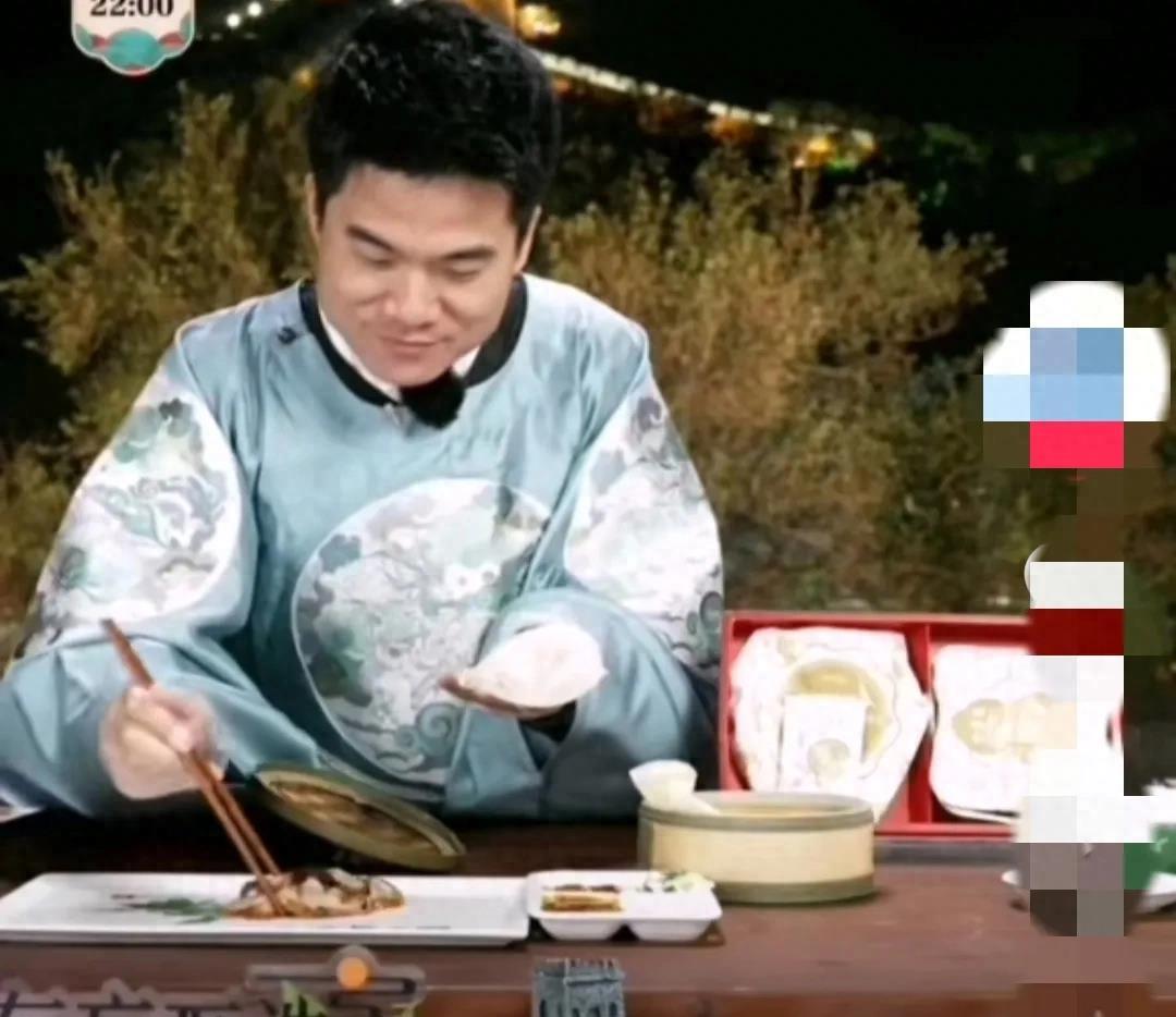 董宇辉吃烤鸭北京专场,董宇辉谈被北京老师评价