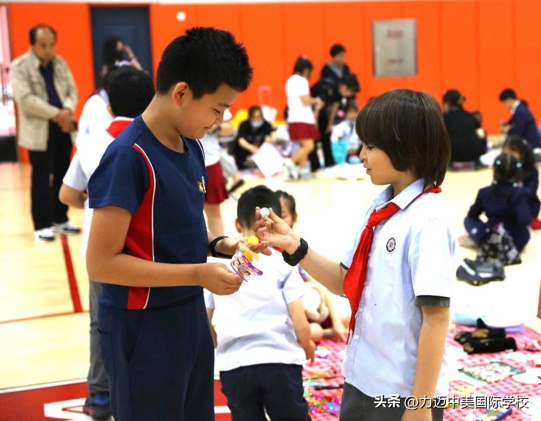 以爱之名公益活动,以爱为名公益义卖