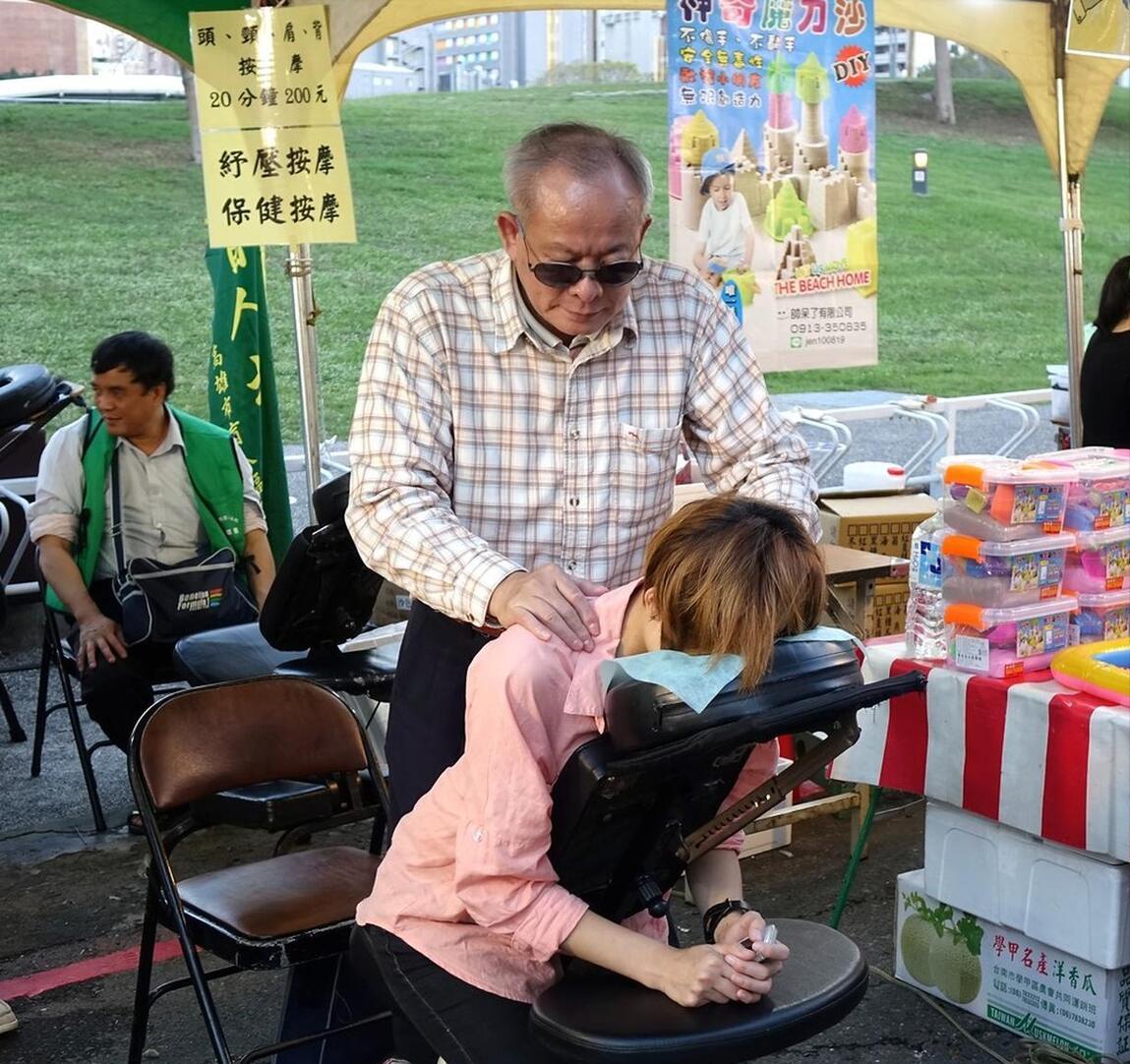 南宁一夜市摊主致人死亡,南宁市盲人夜市