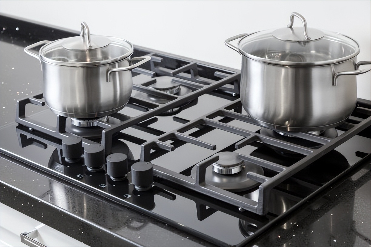 第一次搬新家燃气灶怎么使用,搬新家煤气灶要换吗