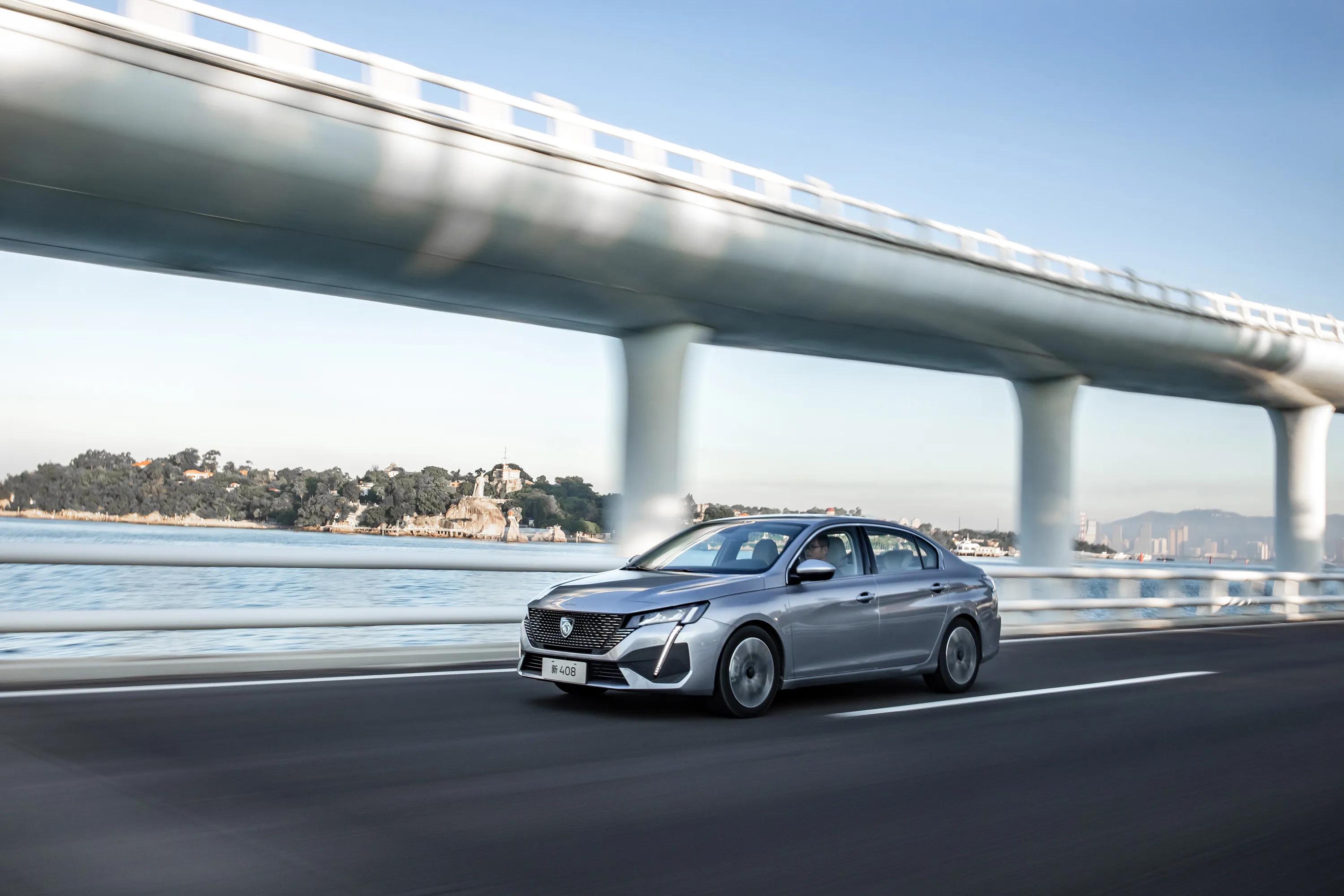 哪款车防撞梁最结实耐用,速腾的防撞梁与标致408防撞梁对比