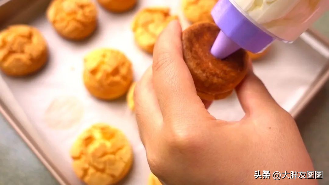 酥皮奶油泡芙的做法烤箱,做泡芙酥皮的手法练习视频