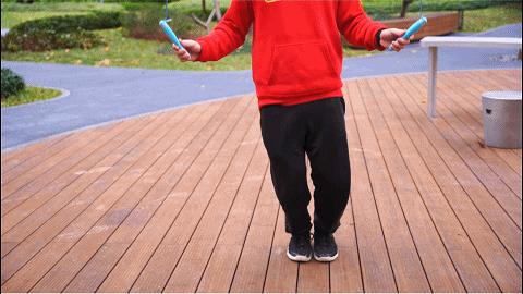 跳绳老卡是怎么回事,跳绳卡绳了怎么快速调整