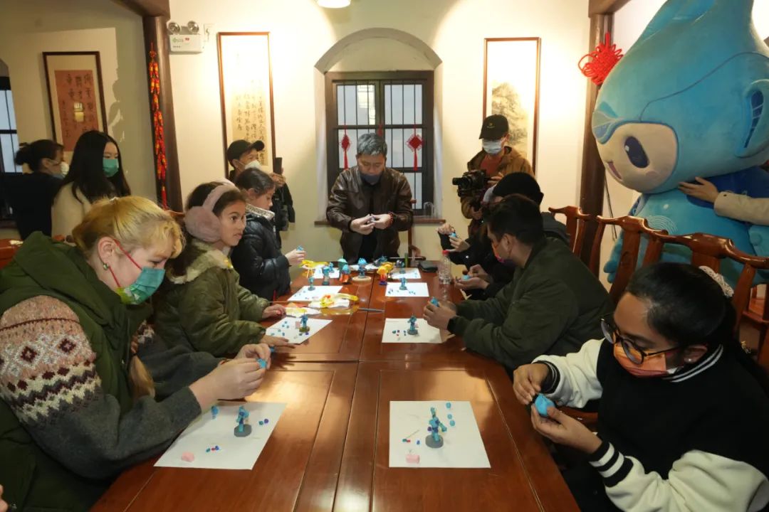 亚运遇上非遗！黏土捏出来的宸宸太萌了