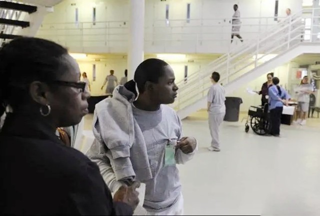 以色列女子监狱女囚们的真实生活,以色列女子监狱是怎么回事