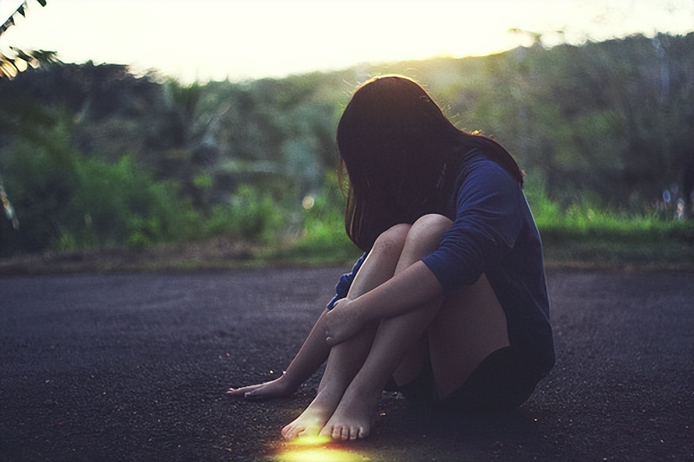 一个女人的无奈和委屈朋友圈句子,女人心凉了委屈心酸的句子朋友圈
