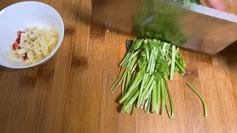 洋葱拌木耳豆腐皮的正确方法视频,两张豆腐皮