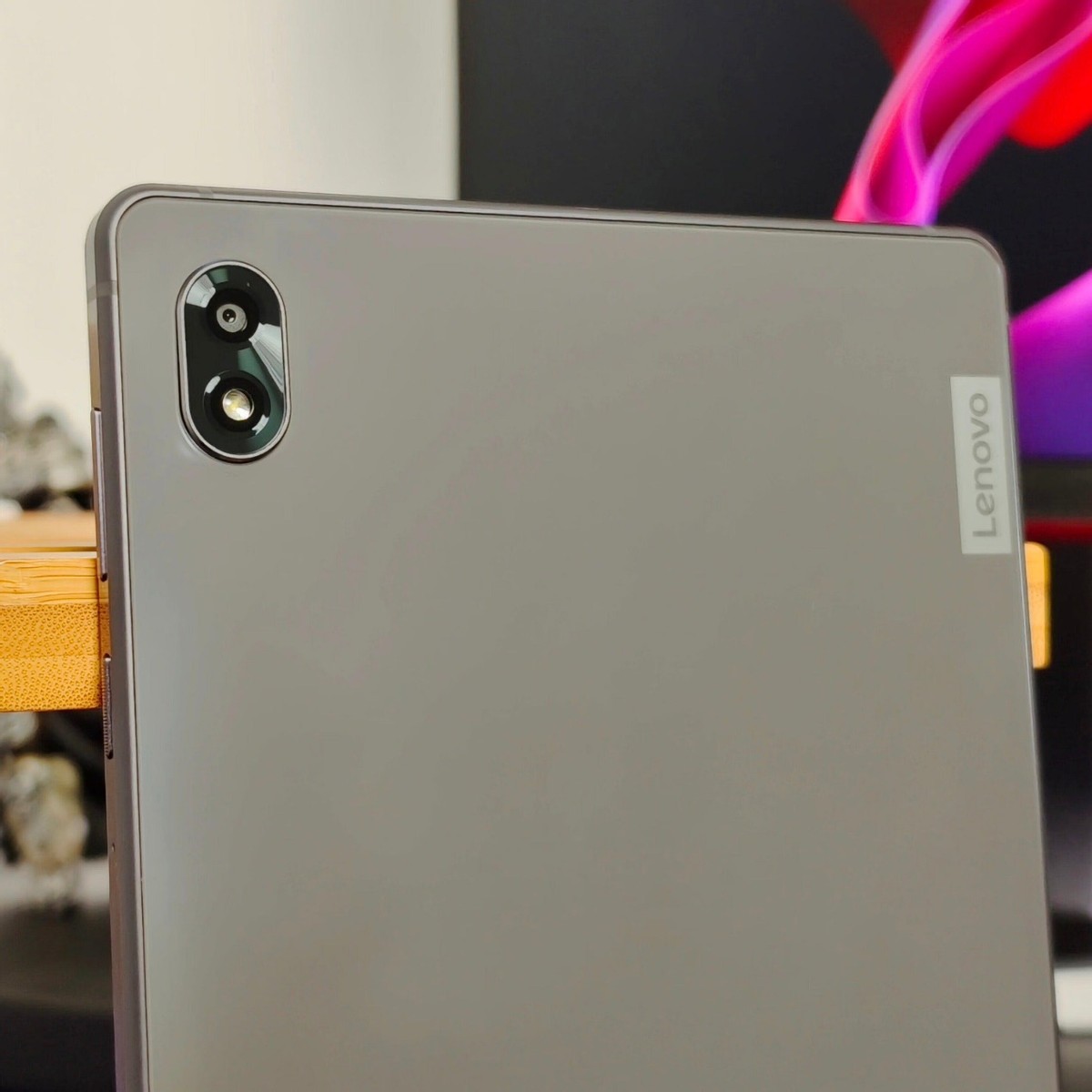 联想拯救者Y700游戏平板,性能强大、屏幕清晰、音效出色