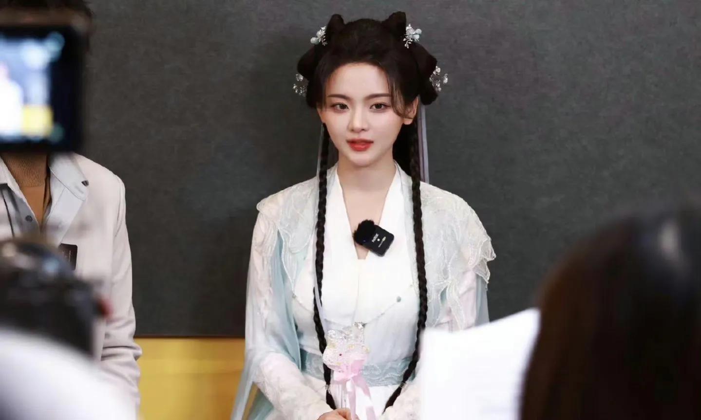 张丹峰洪欣风波后首次合体亮相,张丹峰洪欣各种晒娃引婚变猜想