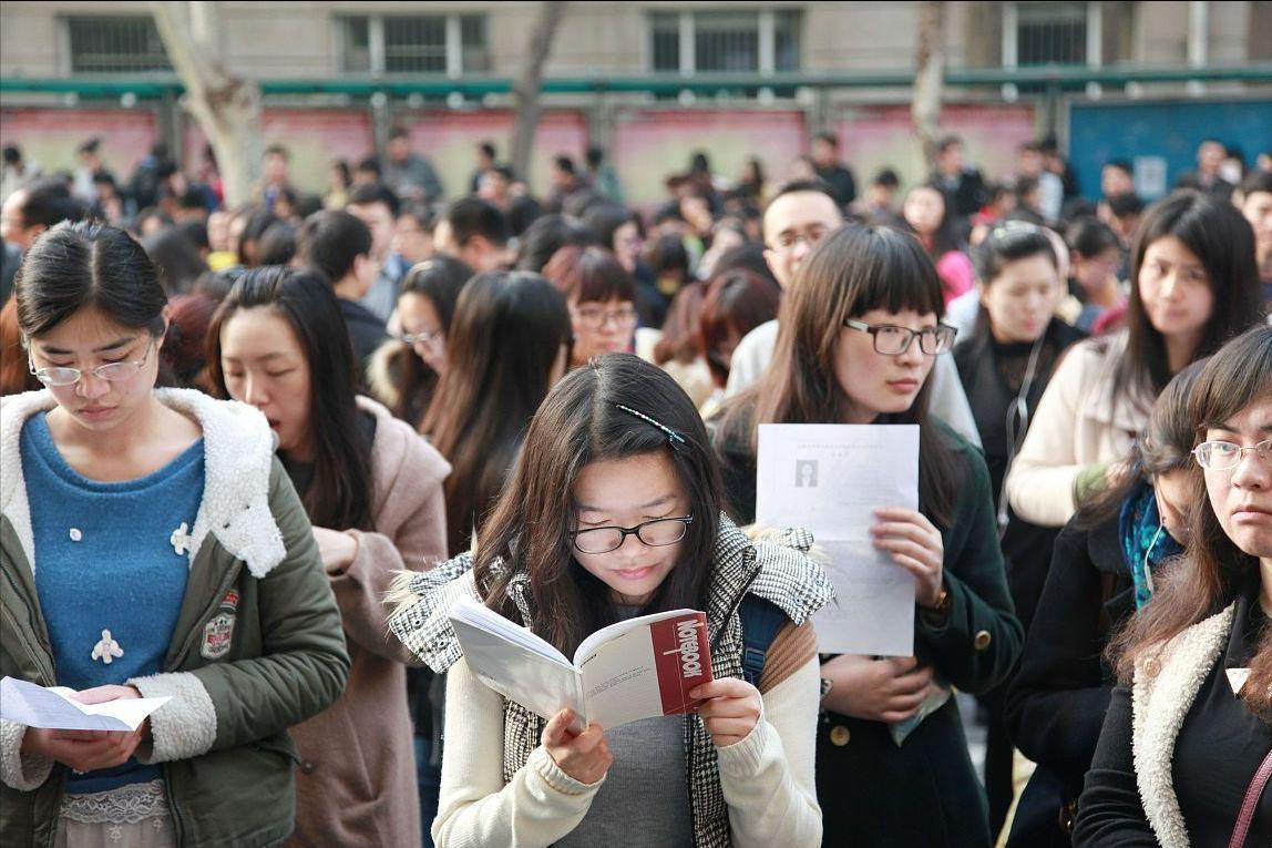 成人高考的3种形式，脱产、业余、函授有什么区别，含金量一样吗