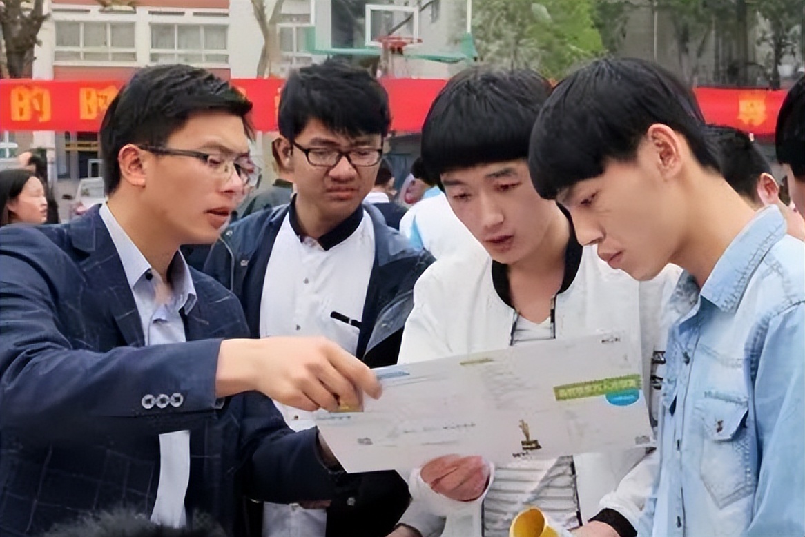 就业前景好的十大专业知乎,就业率薪资最高的十大专业