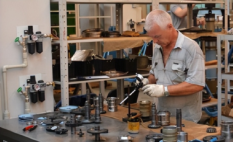 戈尔巴乔夫为什么对苏联这么好,戈尔巴乔夫对苏联的功过如何