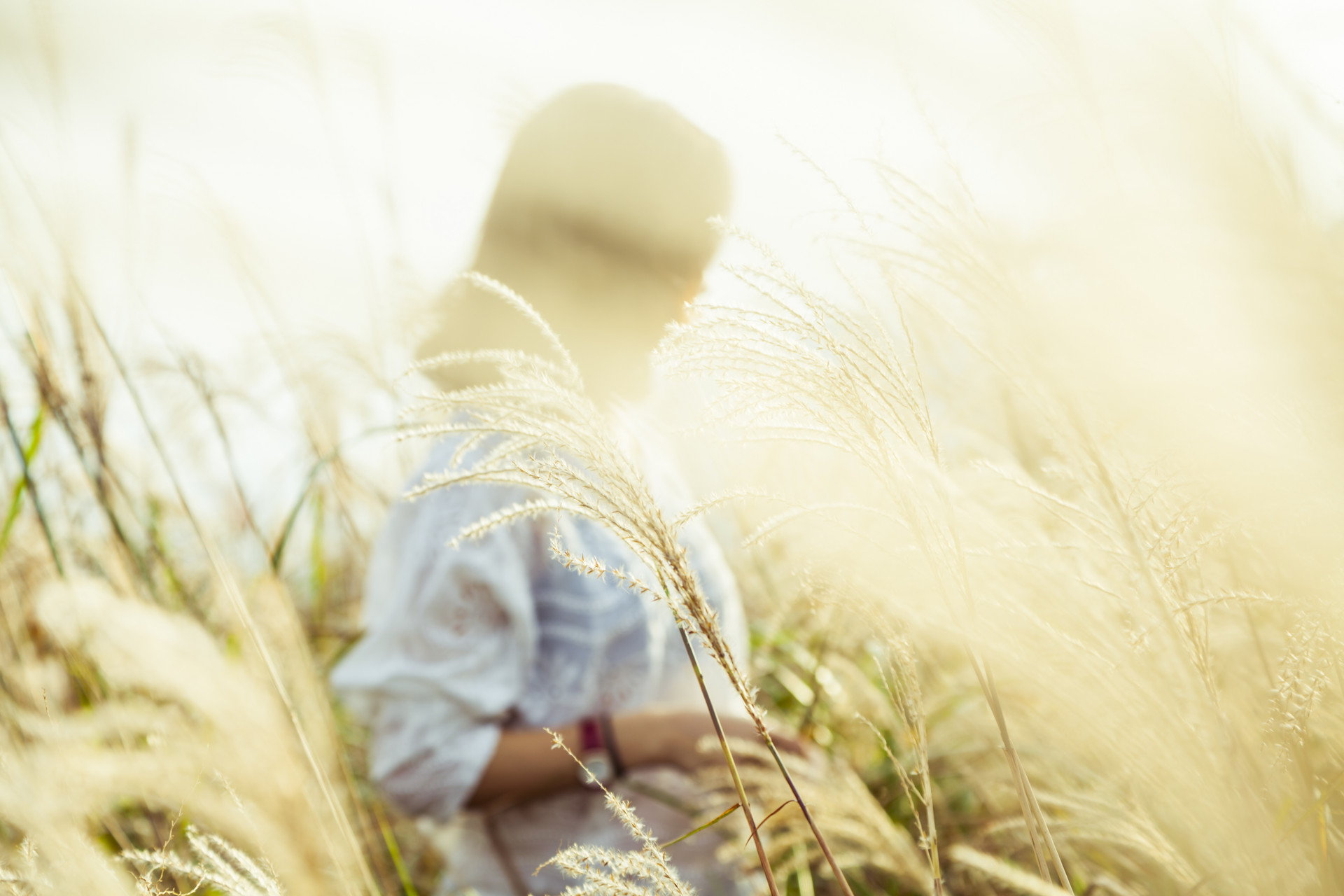 微信聊天怎么看出来他喜欢你,微信上陪你聊天的人是喜欢你吗
