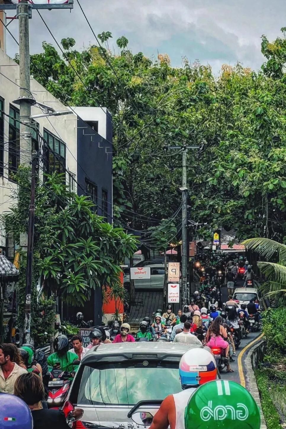 中国游客在巴厘岛发生什么事,两中国游客在巴厘岛身亡