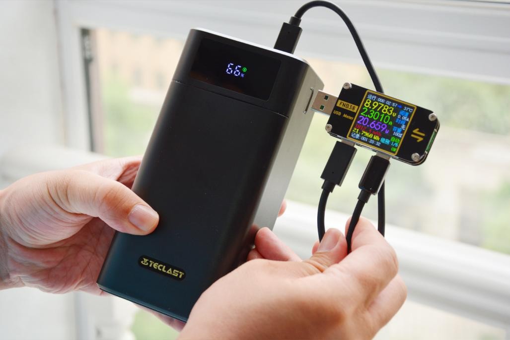 台电a60pro移动电源57000毫安,台电57000和罗马仕57000