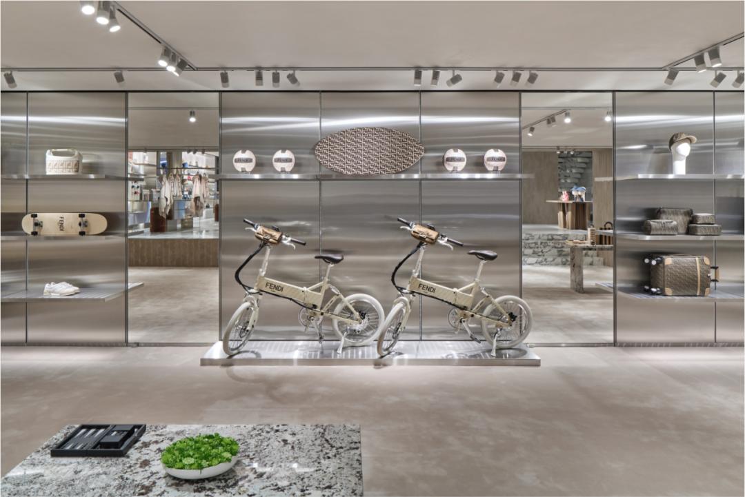 fendi2020年所有新品,fendi官网旗舰店黑色系列新品发布