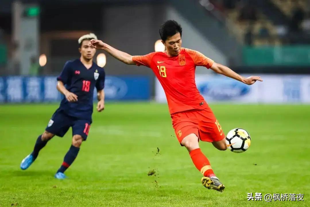 比武磊厉害的国足,中国男足2-1泰国武磊三次错失单刀