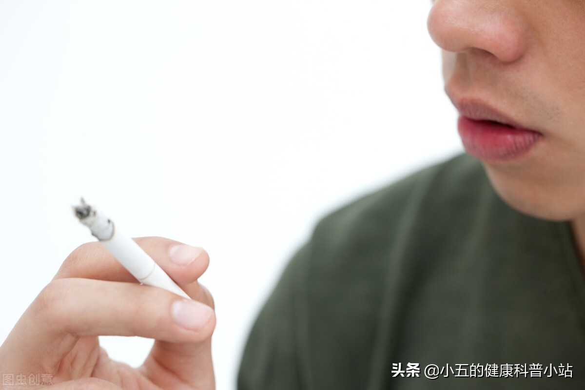 坦索罗辛和非那雄胺是治疗前列腺增生的常用方案，为什么要联用？