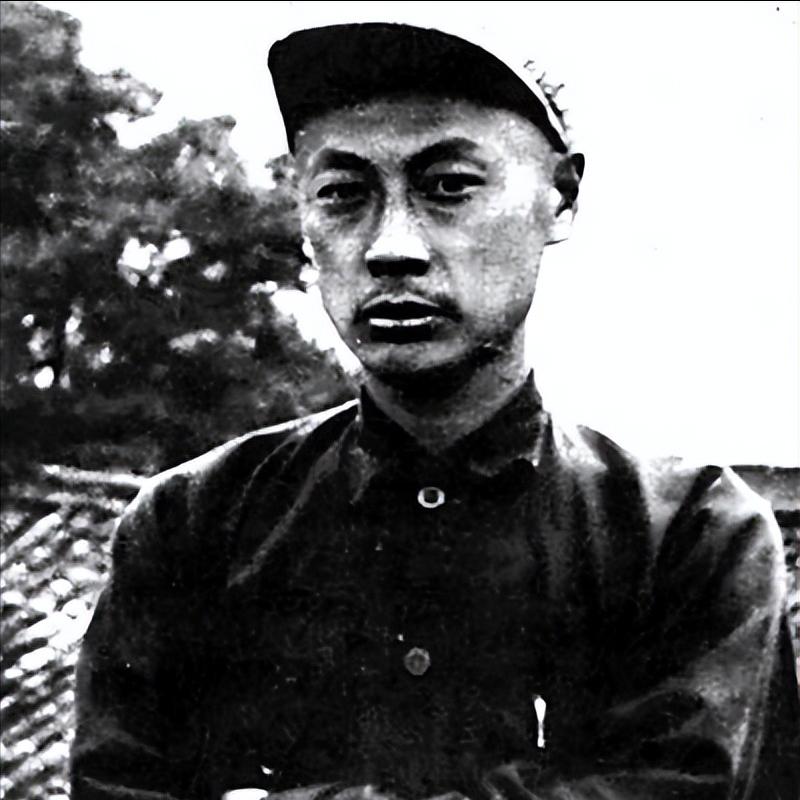 陈毅追悼会上,毛主席看到一老人所作挽联,嘱周总理给他安排工作