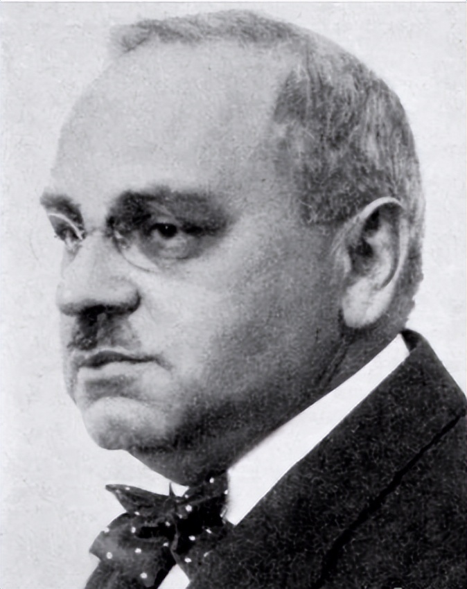 阿德勒的心理治疗，是如何促进个人的社会适应能力的？