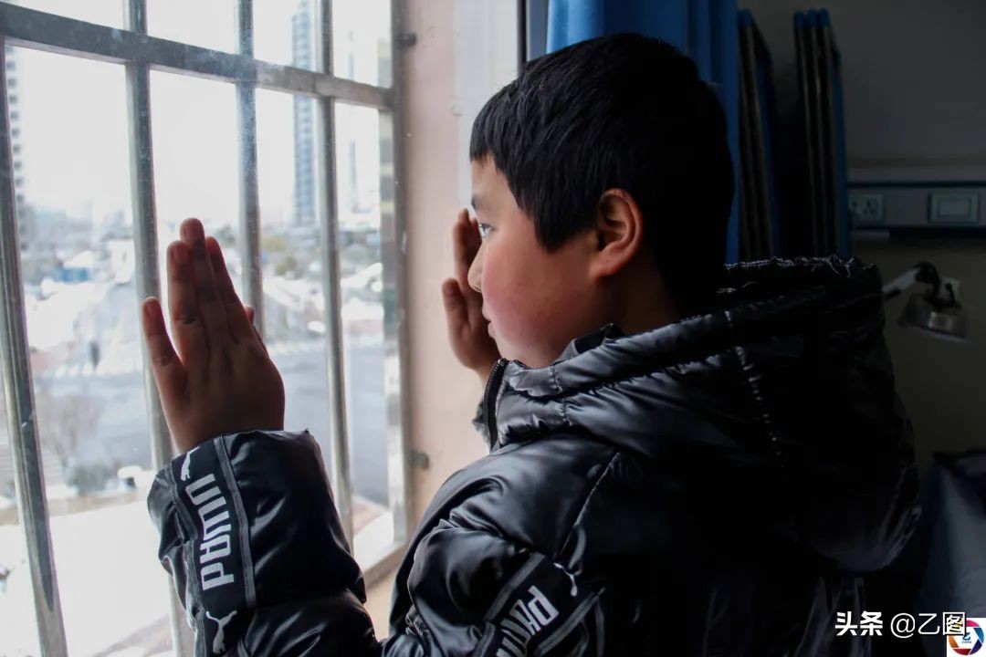 女子怀孕7个月肚子没变化,女子怀孕八个月胎儿小