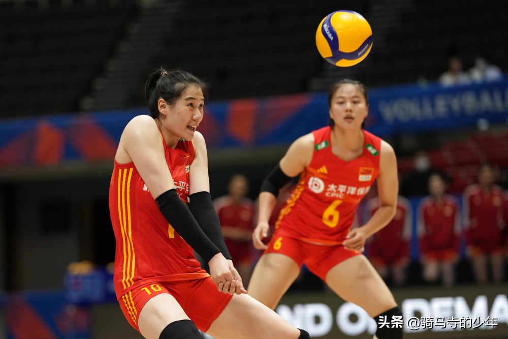 中国女排2-3巴西王云蕗,中国女排遭逆转四胜一负晋级16强