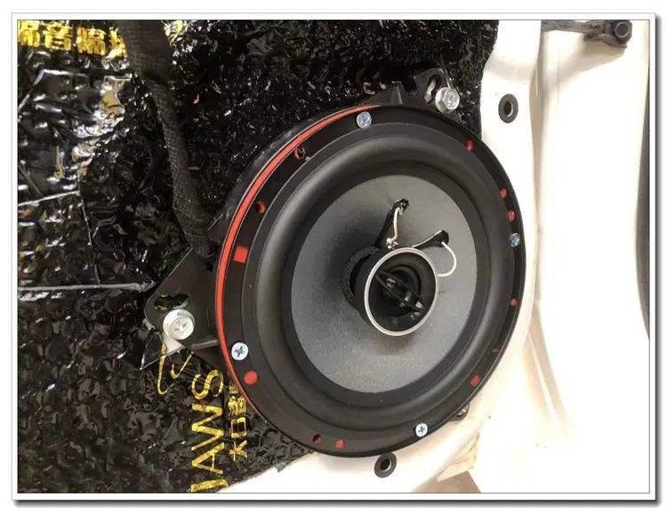 广州日产轩逸改装音响,日产蓝鸟音响改装8喇叭