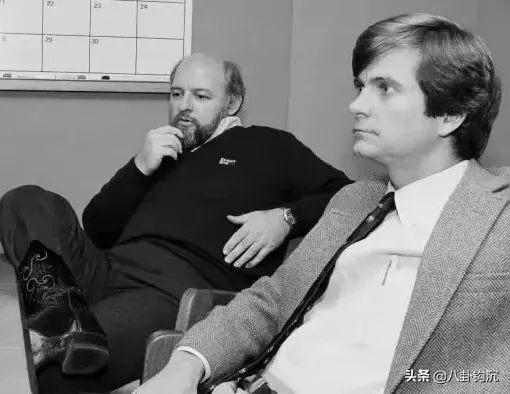 他打造了美国政治史最脏竞选，却被命运掐断了脖子